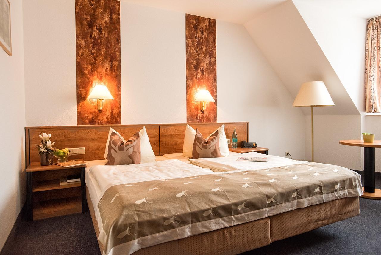 Hotel & Restaurant Zum Hirsch 3*